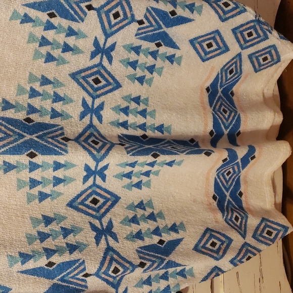 Aztec Top - Picture 3 of 7